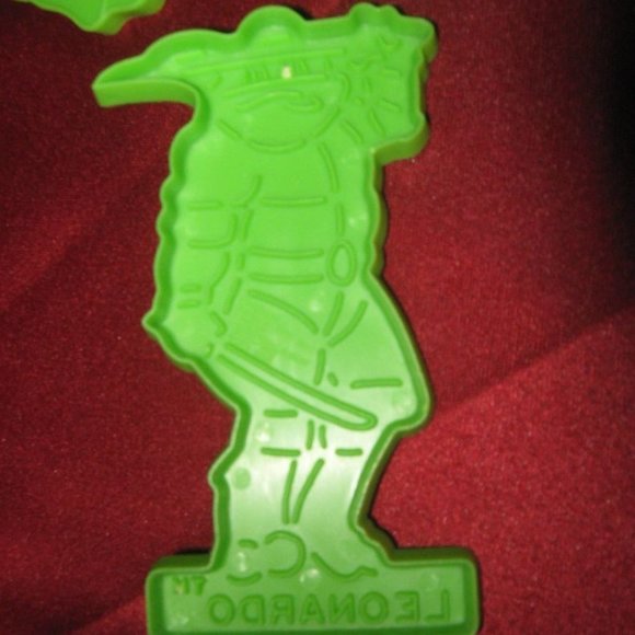 VINTAGE 1990 WILTON TMNT GREEN PLASTIC COOKIE CUTTERS SET OF 4 - Picture 6 of 9